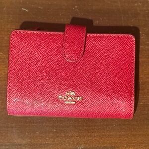 Coach Medium Corner Zip Leather Wallet